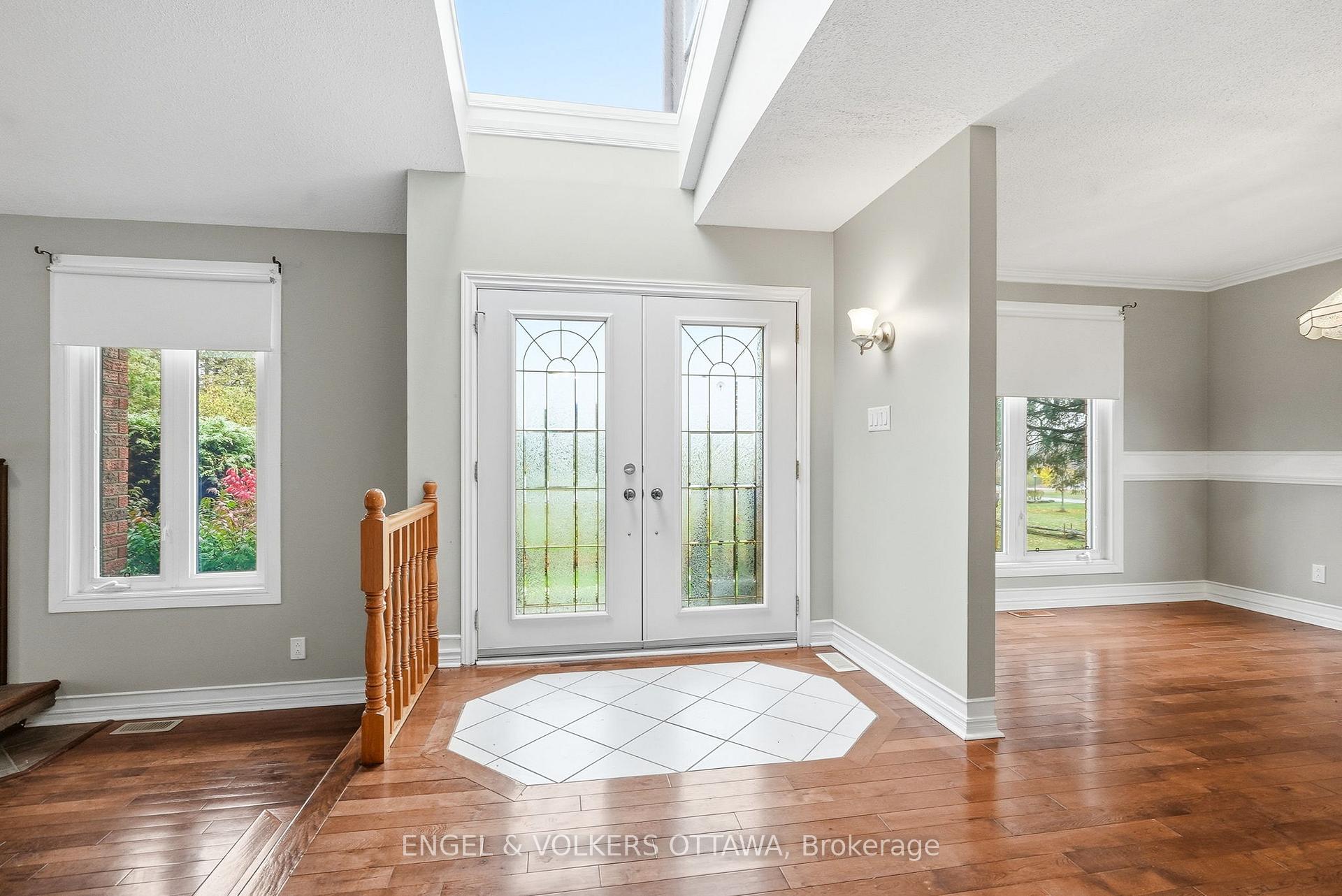 Photo 3 of 101 Carterfarm Crescent, Ottawa, Huntley Ward (South West) — HOMEH