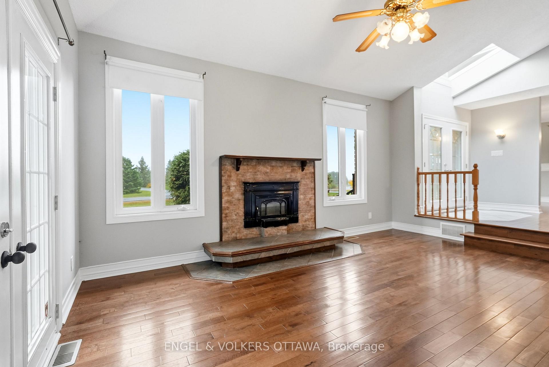 Photo 10 of 101 Carterfarm Crescent, Ottawa, Huntley Ward (South West) — HOMEH
