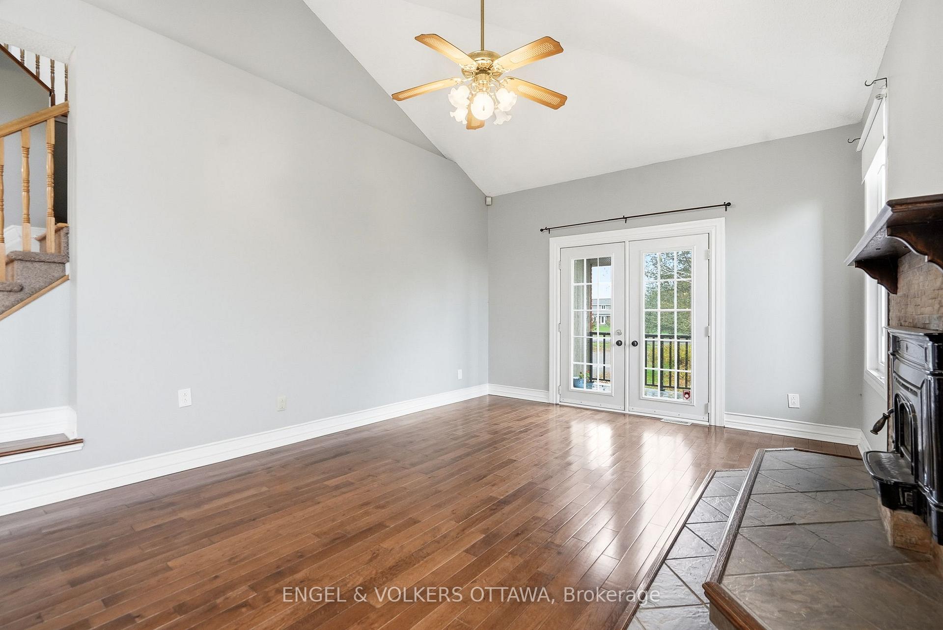 Photo 9 of 101 Carterfarm Crescent, Ottawa, Huntley Ward (South West) — HOMEH