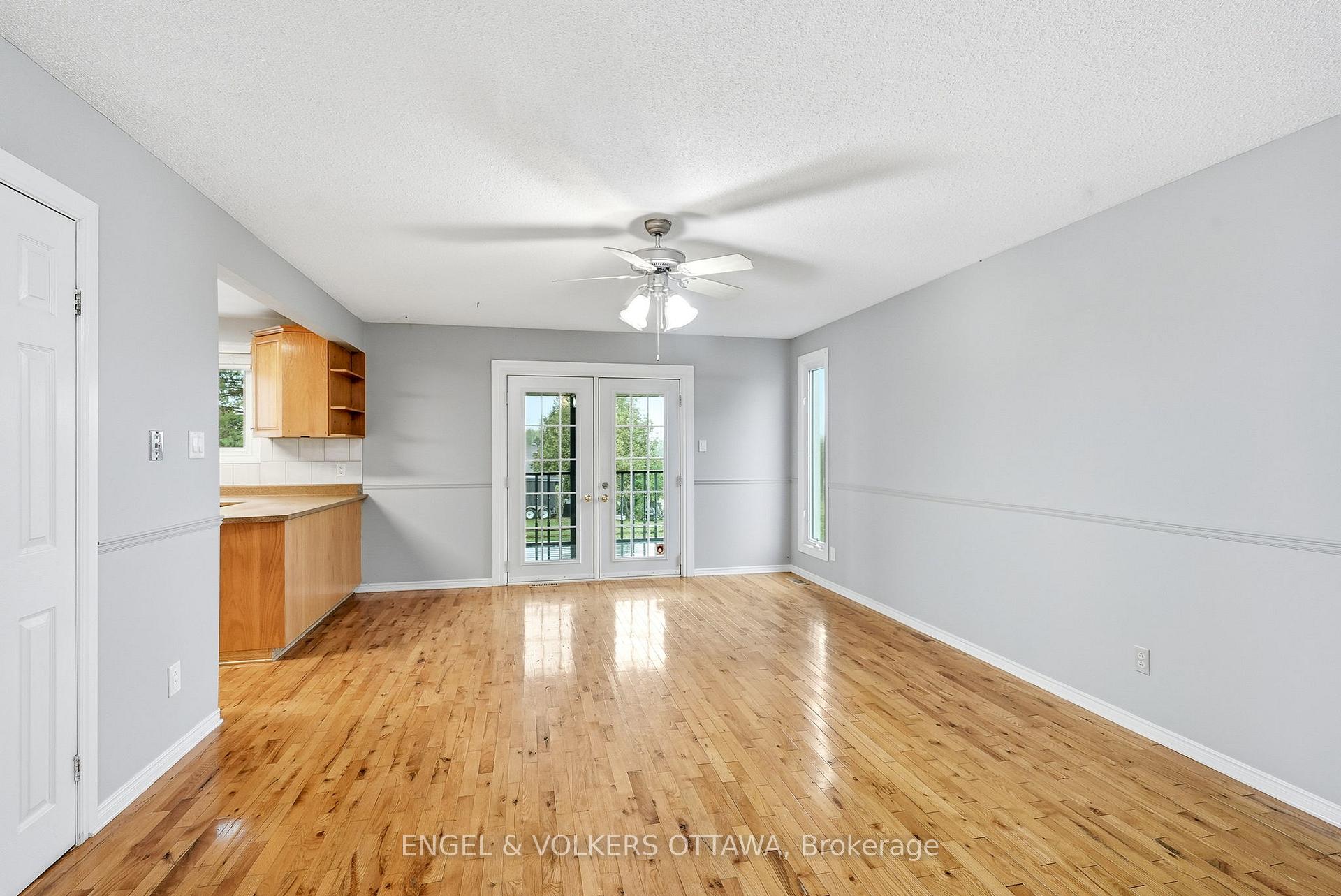 Photo 15 of 101 Carterfarm Crescent, Ottawa, Huntley Ward (South West) — HOMEH