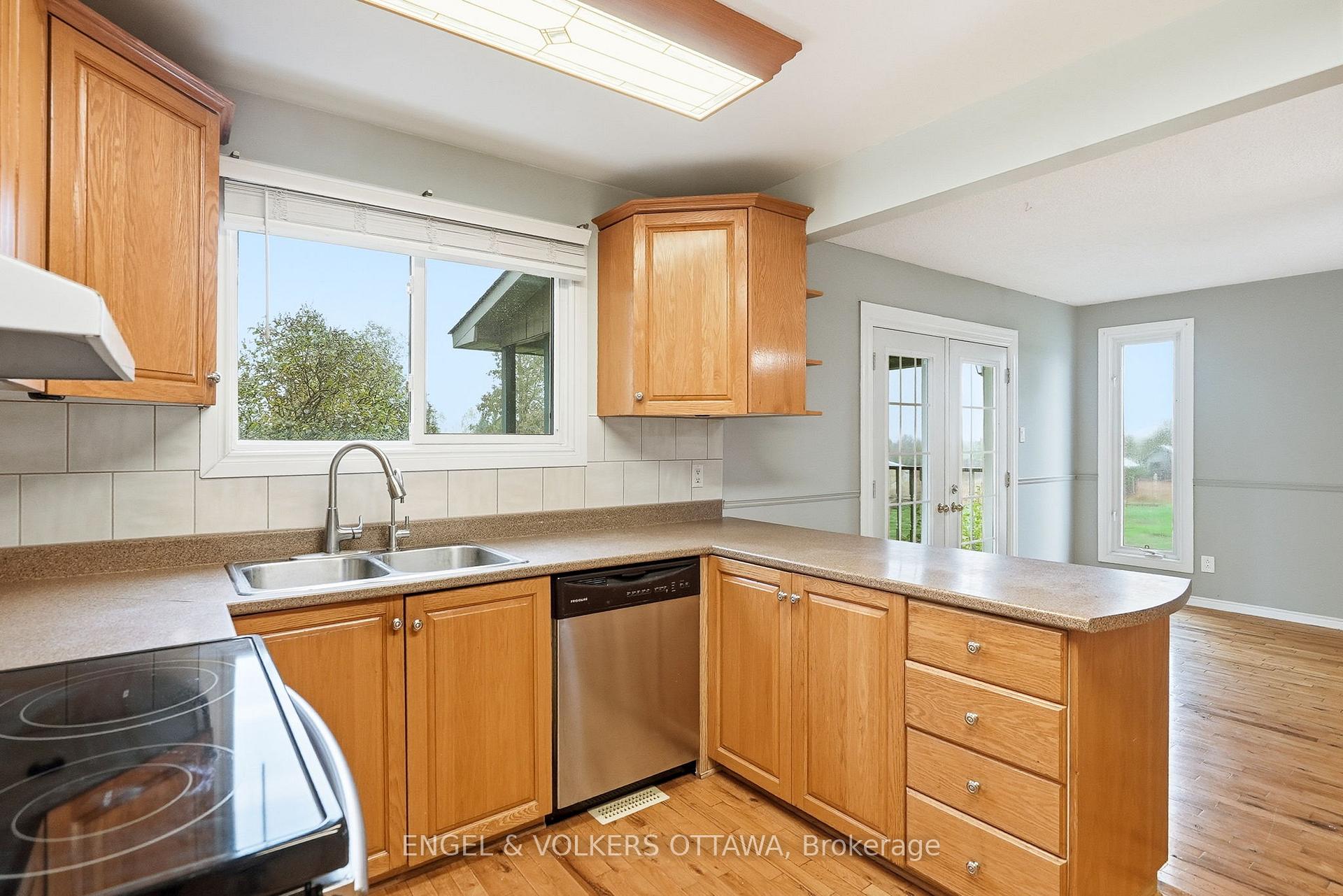 Photo 19 of 101 Carterfarm Crescent, Ottawa, Huntley Ward (South West) — HOMEH