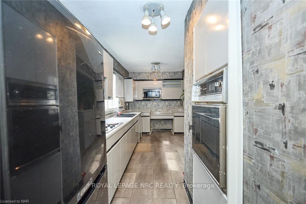 Photo 2 of 84 Merritt Street, St. Catharines, Burleigh Hill — HOMEH