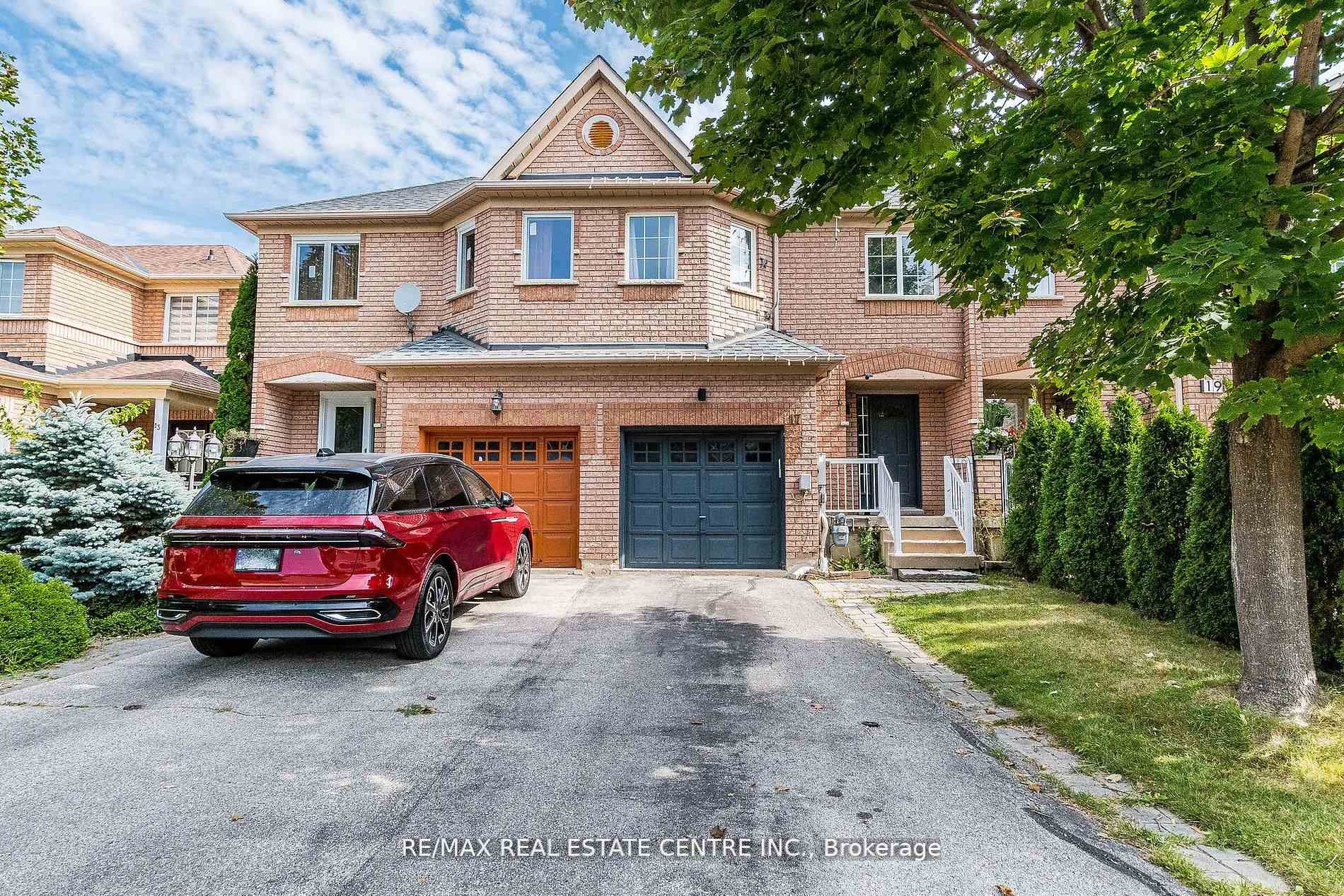 Front of 17 Coppermill Drive