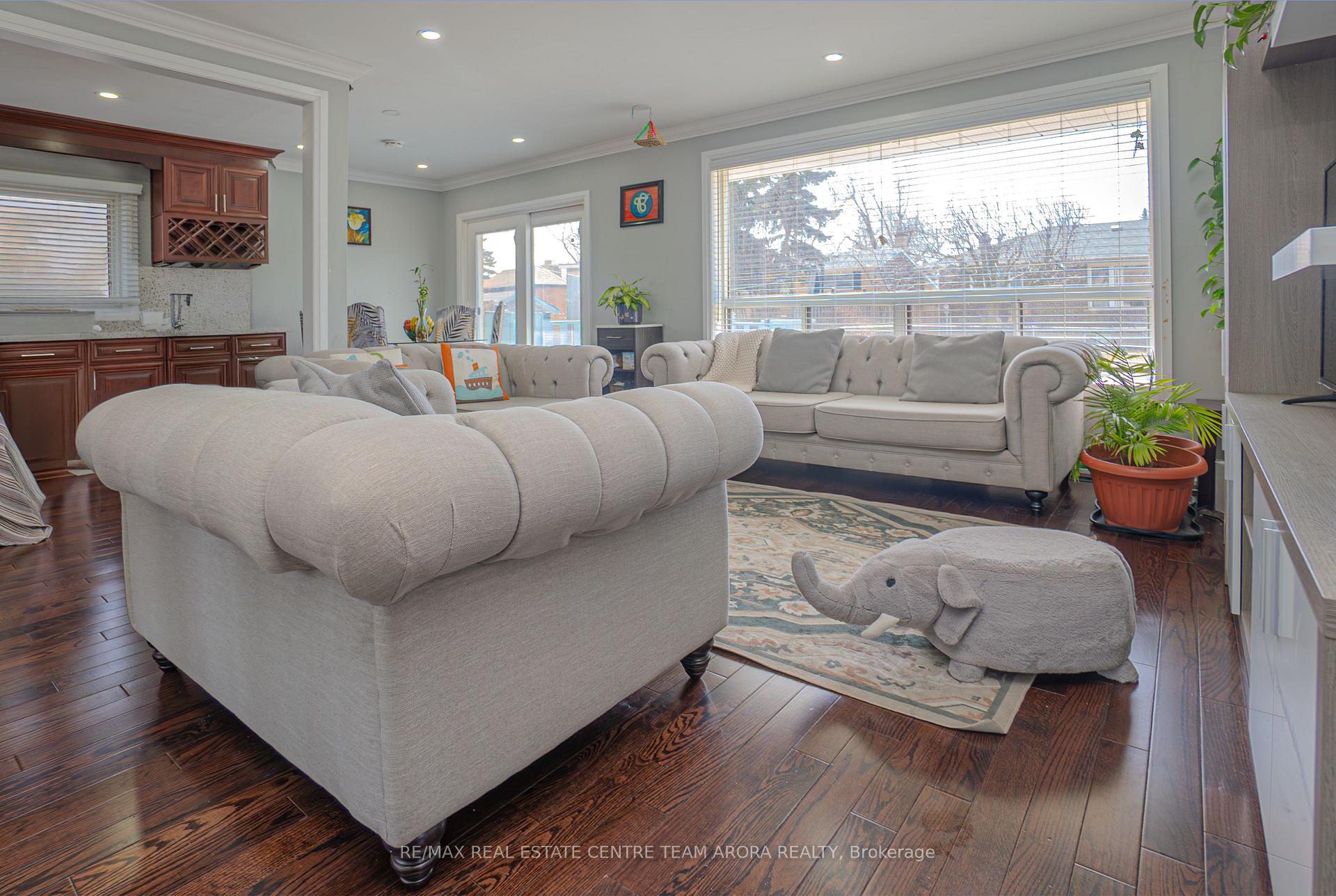Photo 6 of 53 Campbell Drive, Brampton, Northwood Park — HOMEH