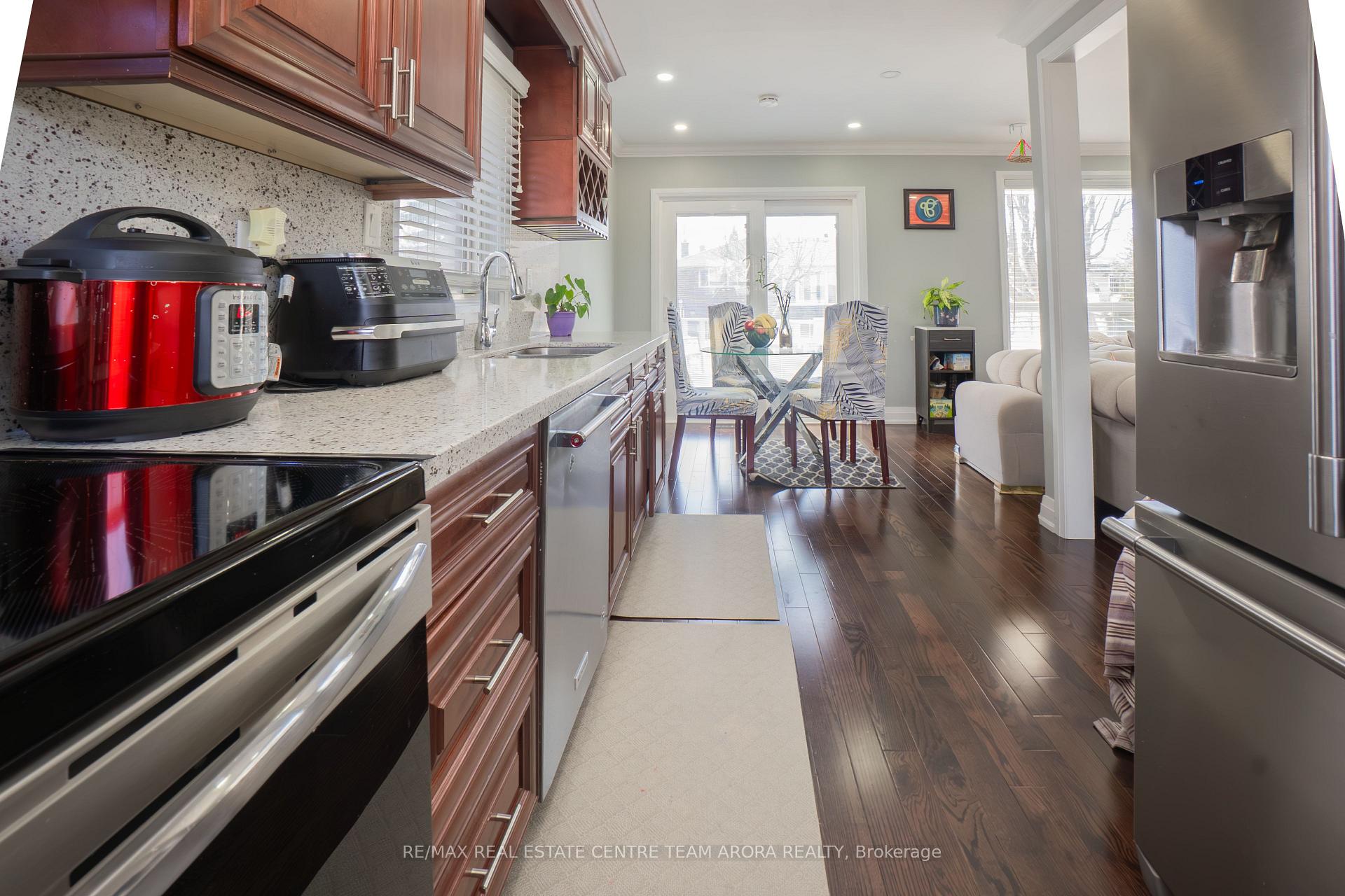 Photo 11 of 53 Campbell Drive, Brampton, Northwood Park — HOMEH