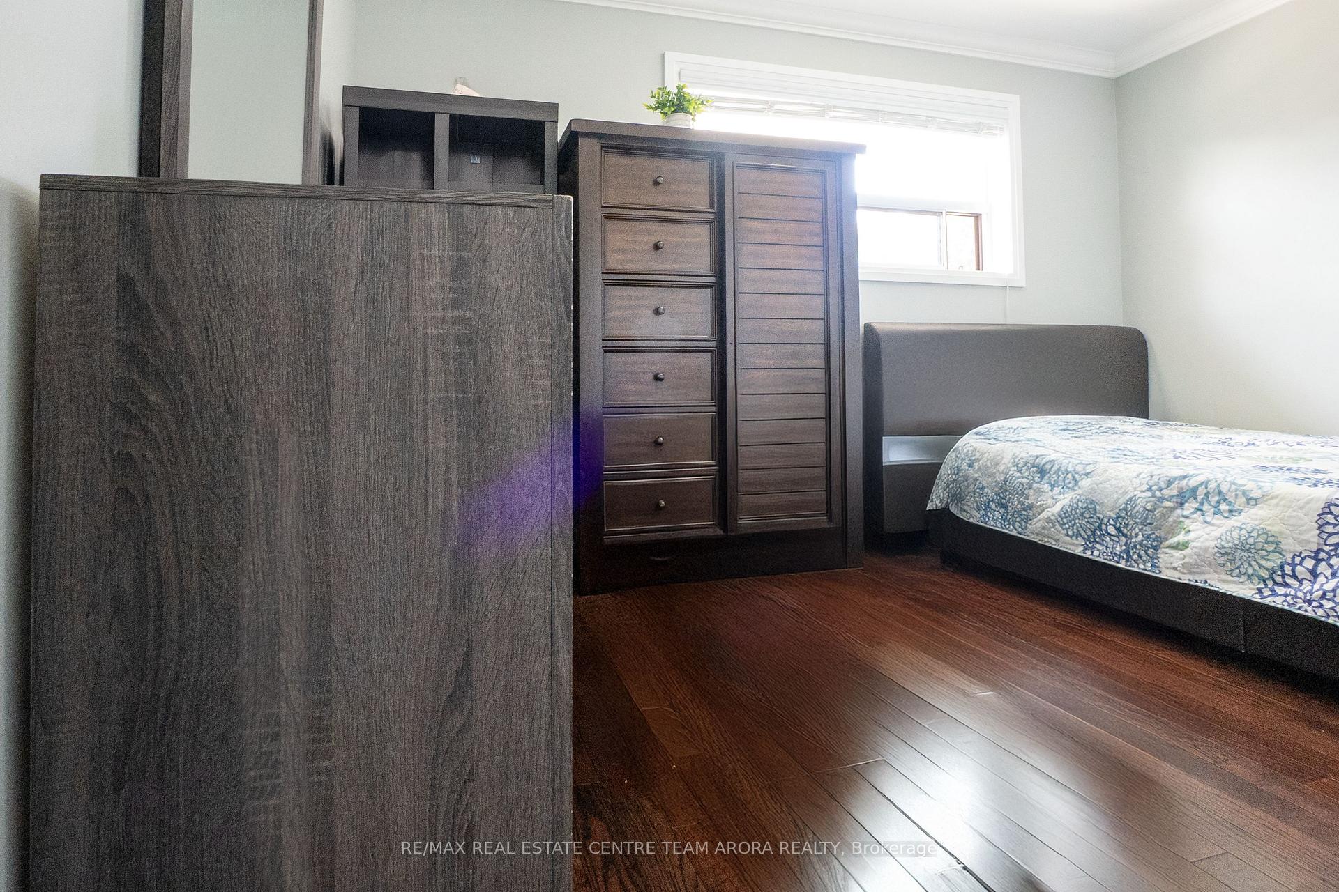 Photo 14 of 53 Campbell Drive, Brampton, Northwood Park — HOMEH