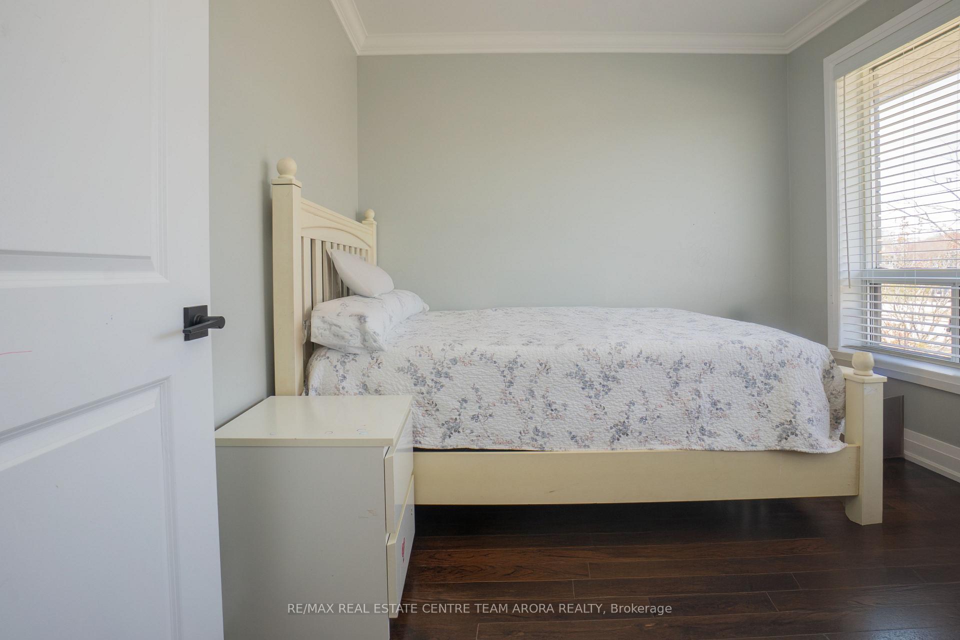 Photo 15 of 53 Campbell Drive, Brampton, Northwood Park — HOMEH