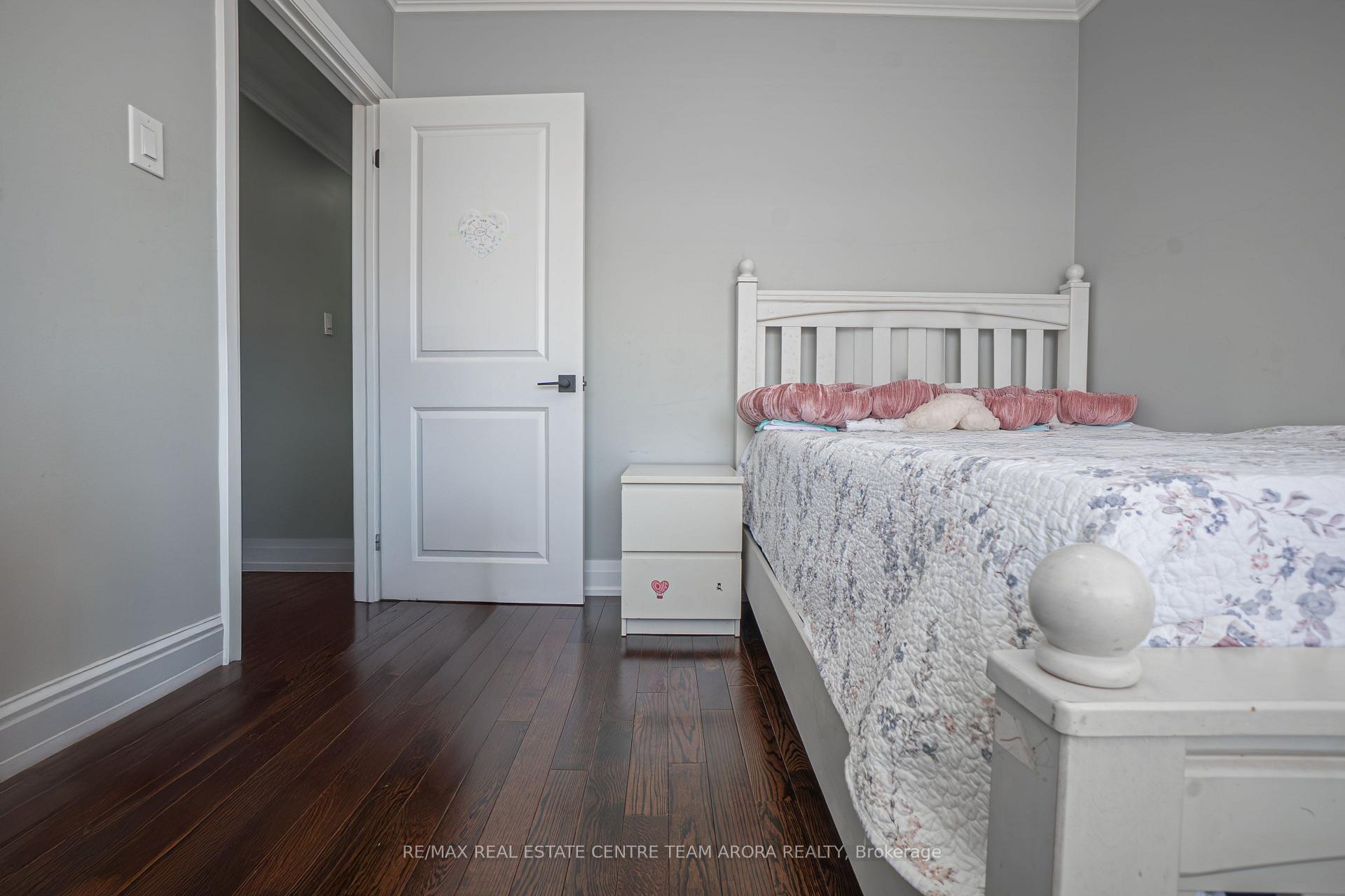 Photo 16 of 53 Campbell Drive, Brampton, Northwood Park — HOMEH