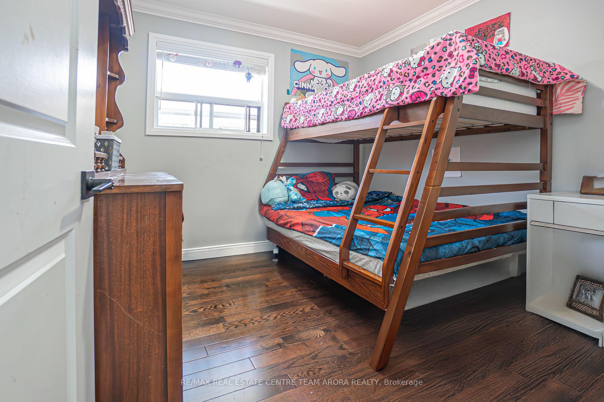 Photo 17 of 53 Campbell Drive, Brampton, Northwood Park — HOMEH