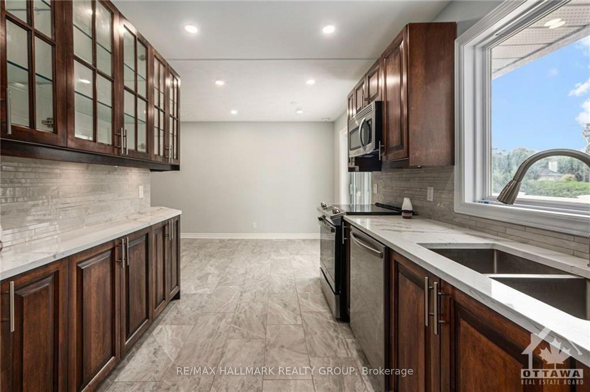 Photo 5 of 1680 Fisher Avenue, Ottawa, Borden Farm/Stewart Farm/Carleton Heights/Parkwood Hills — HOMEH