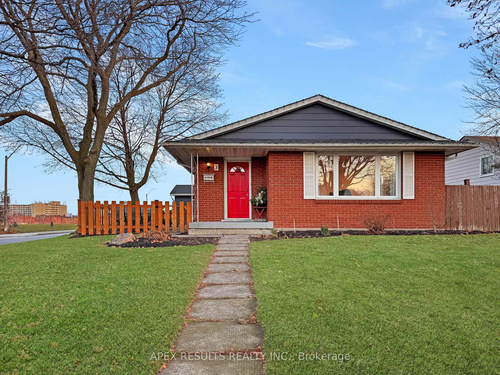 Photo 9 of 3 Leduc Street, Hamilton, Lisgar — HOMEH