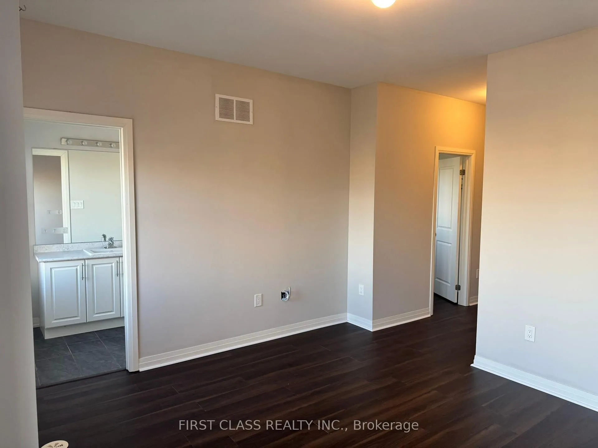 Photo 16 of 25 Prince William Boulevard, Clarington, Bowmanville — HOMEH