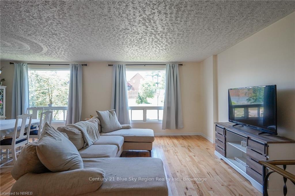 Photo 3 of 541 Mccool Street, Mattawa — HOMEH