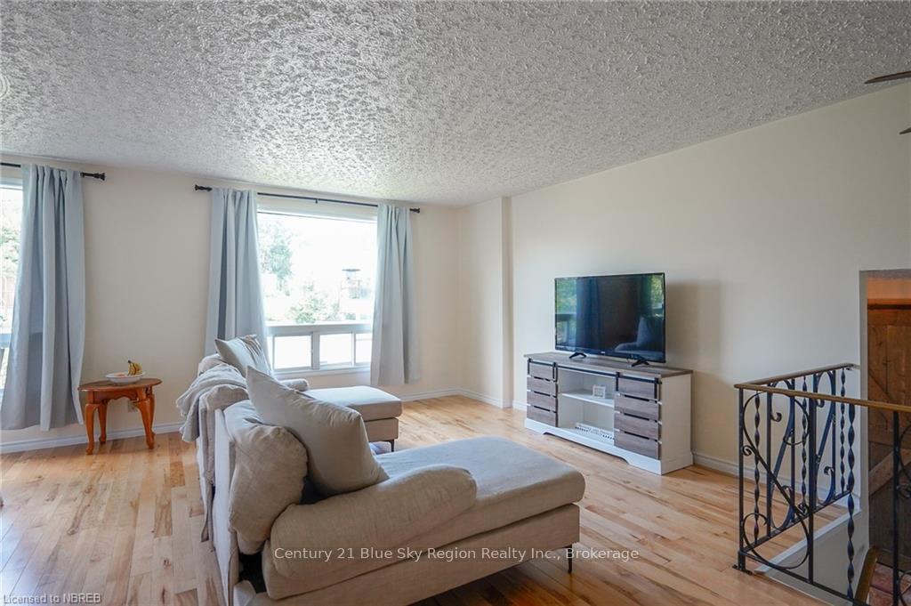 Photo 4 of 541 Mccool Street, Mattawa — HOMEH