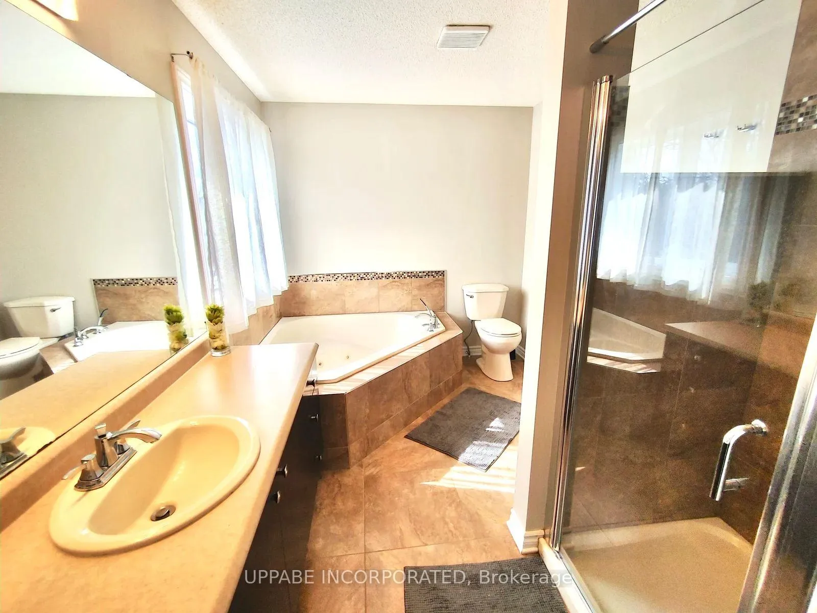 Photo 5 of 1148 Meadowcroft Crescent, Ottawa, Carson Grove — HOMEH