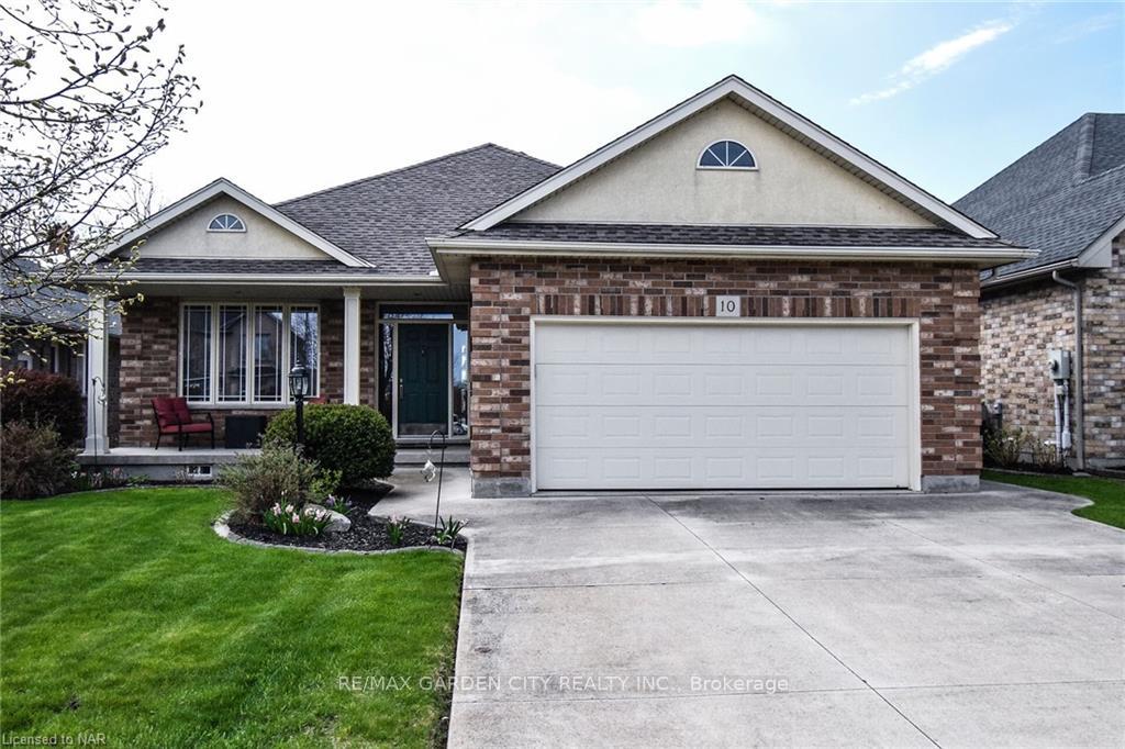 Photo 2 of 10 Maracay Way, St. Catharines, Grapeview — HOMEH