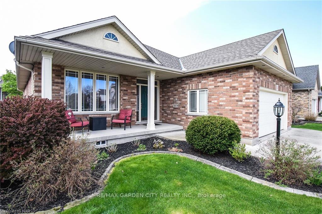 Photo 3 of 10 Maracay Way, St. Catharines, Grapeview — HOMEH