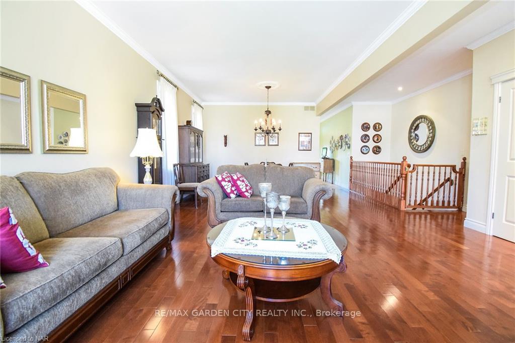 Photo 4 of 10 Maracay Way, St. Catharines, Grapeview — HOMEH