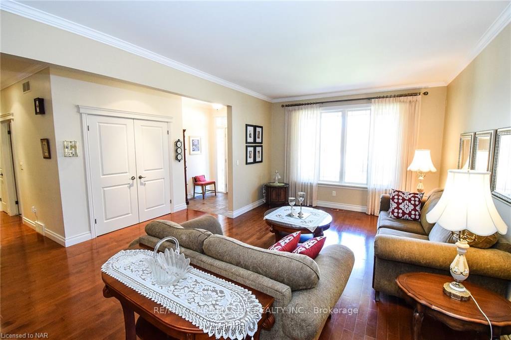 Photo 9 of 10 Maracay Way, St. Catharines, Grapeview — HOMEH