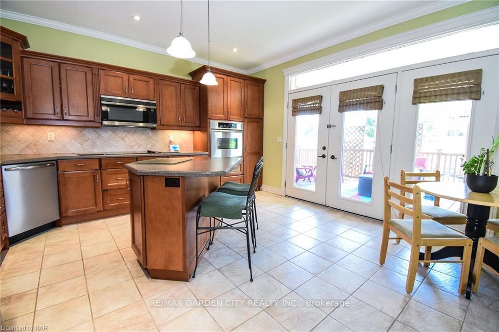Photo 10 of 10 Maracay Way, St. Catharines, Grapeview — HOMEH