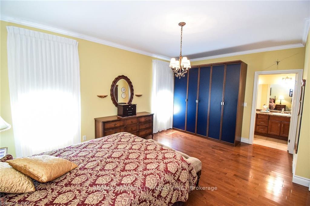 Photo 19 of 10 Maracay Way, St. Catharines, Grapeview — HOMEH