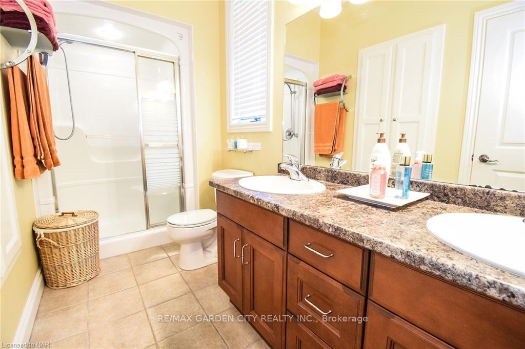 Photo 20 of 10 Maracay Way, St. Catharines, Grapeview — HOMEH