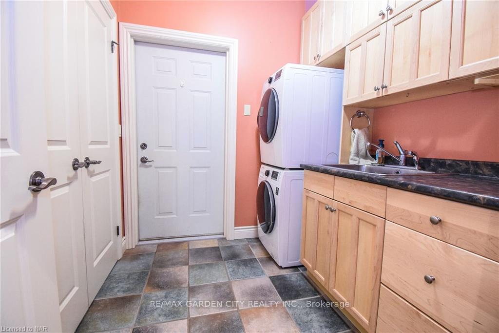 Photo 24 of 10 Maracay Way, St. Catharines, Grapeview — HOMEH