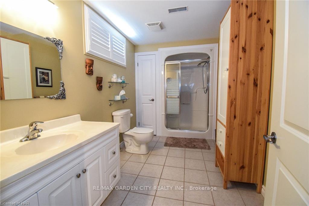 Photo 33 of 10 Maracay Way, St. Catharines, Grapeview — HOMEH