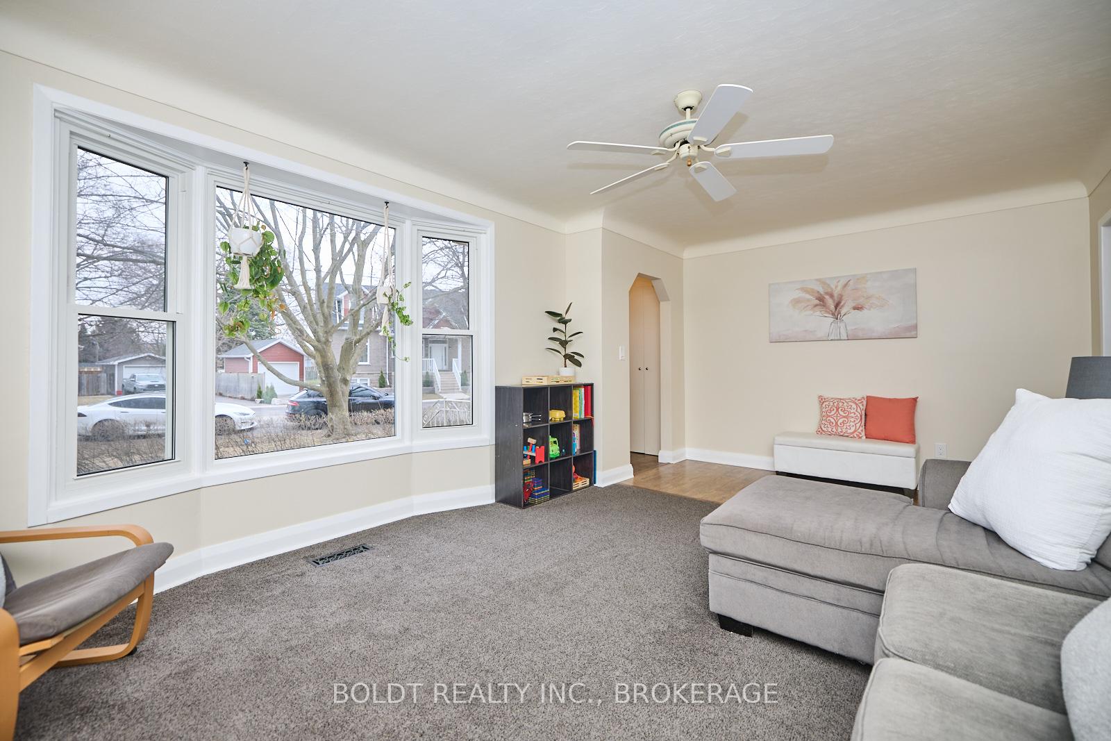 Photo 4 of 79 Devon Road, St. Catharines, Vine/Linwell — HOMEH