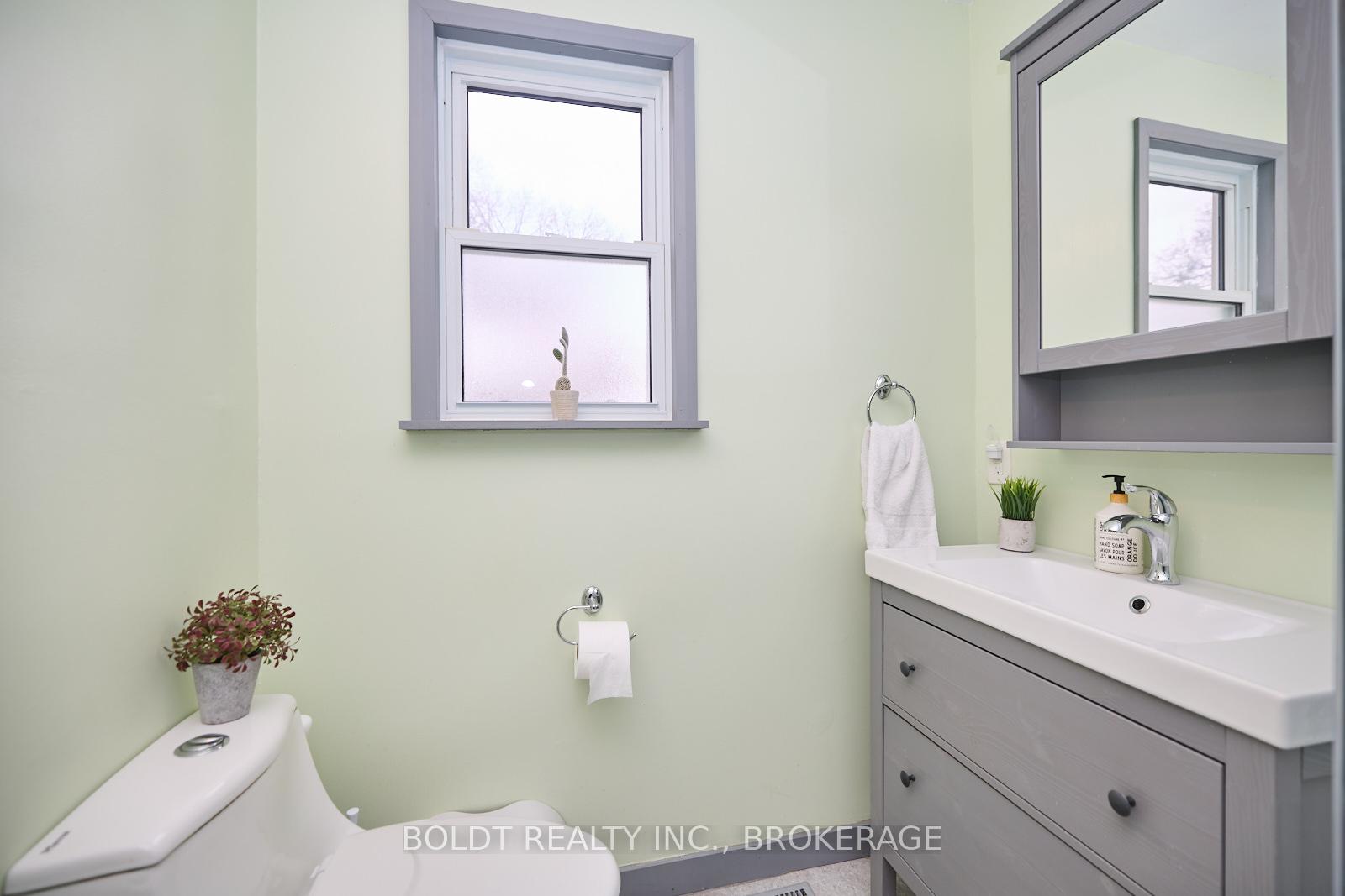Photo 15 of 79 Devon Road, St. Catharines, Vine/Linwell — HOMEH