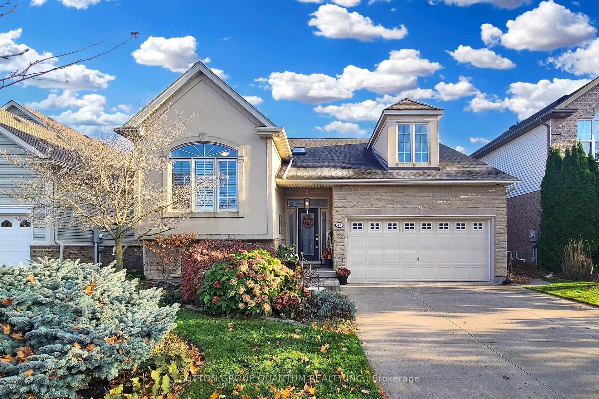Photo 1 of 43 Oarsman Crescent, St. Catharines, Martindale Pond — HOMEH