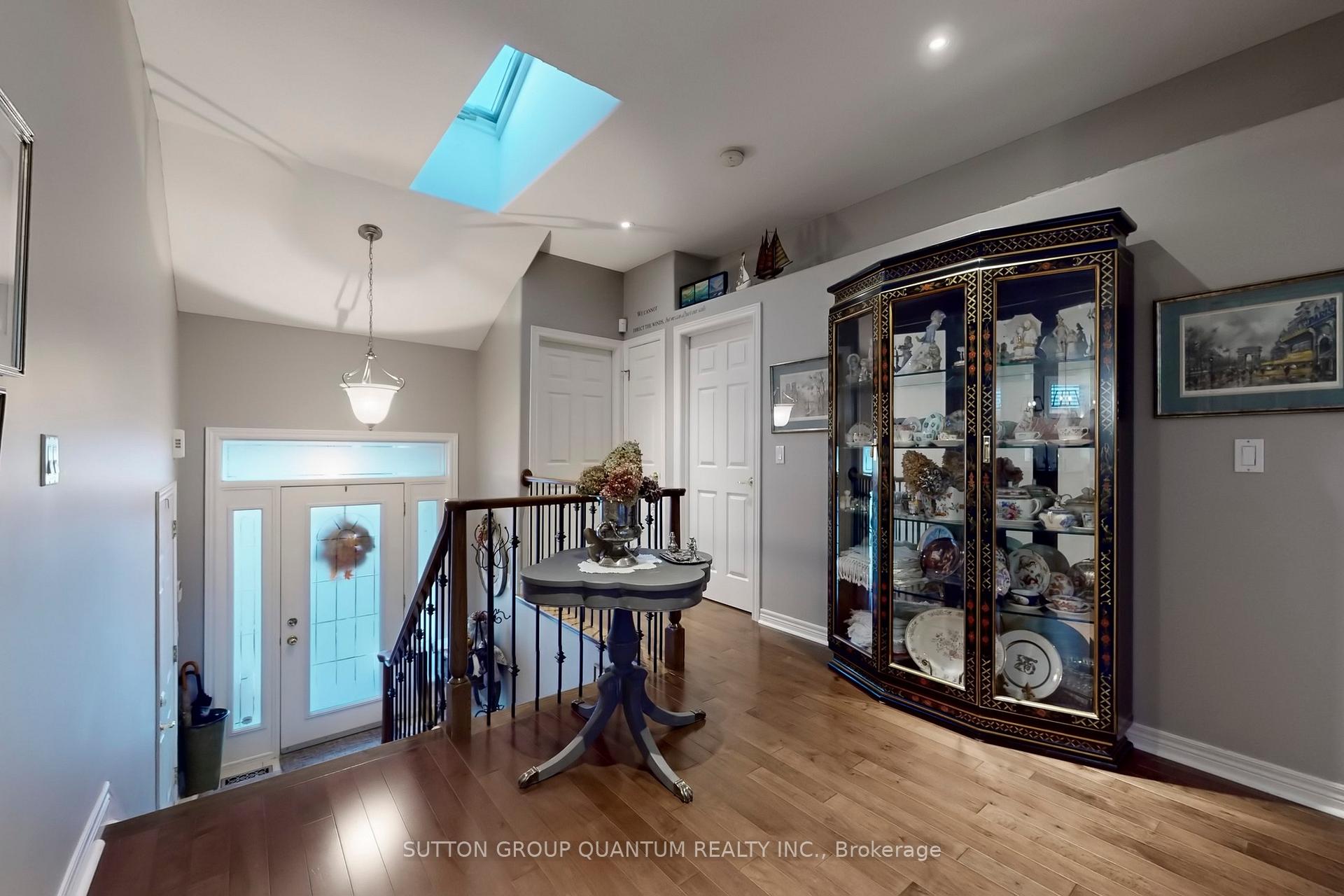 Photo 6 of 43 Oarsman Crescent, St. Catharines, Martindale Pond — HOMEH
