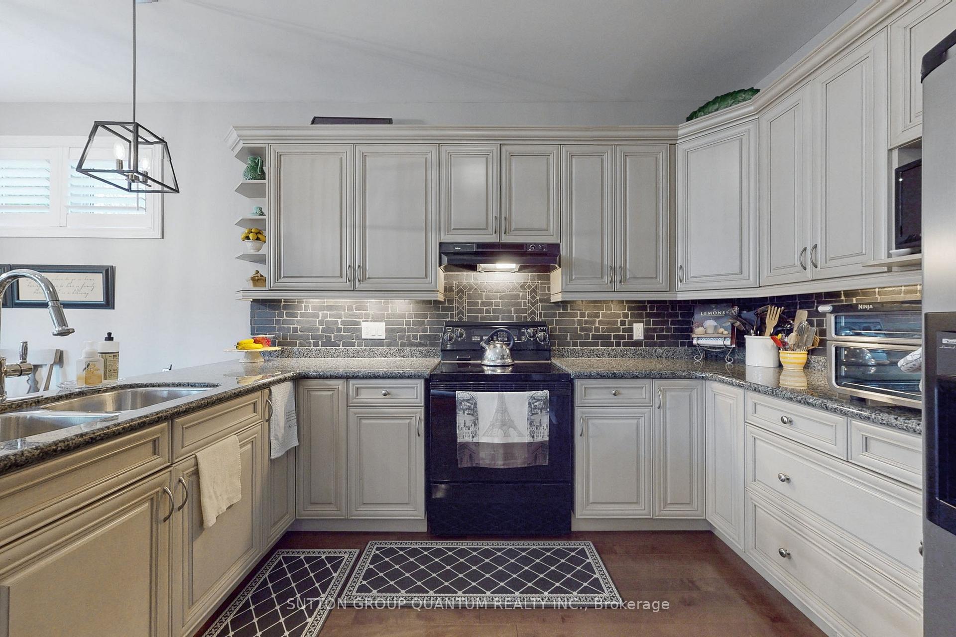 Photo 15 of 43 Oarsman Crescent, St. Catharines, Martindale Pond — HOMEH