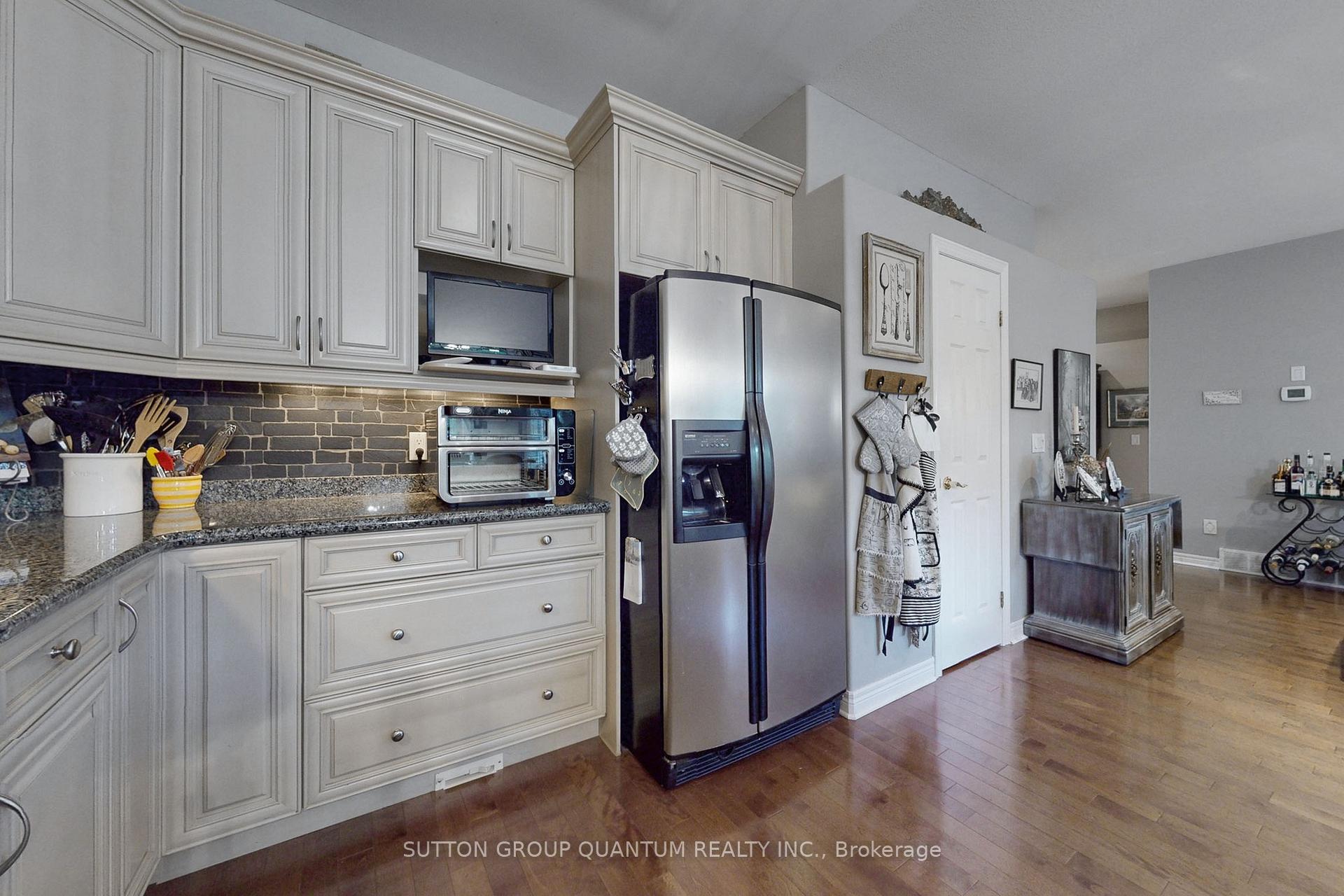 Photo 16 of 43 Oarsman Crescent, St. Catharines, Martindale Pond — HOMEH
