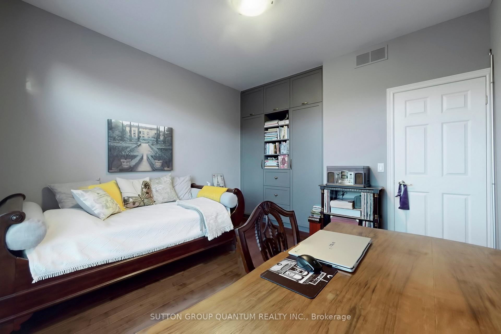 Photo 23 of 43 Oarsman Crescent, St. Catharines, Martindale Pond — HOMEH