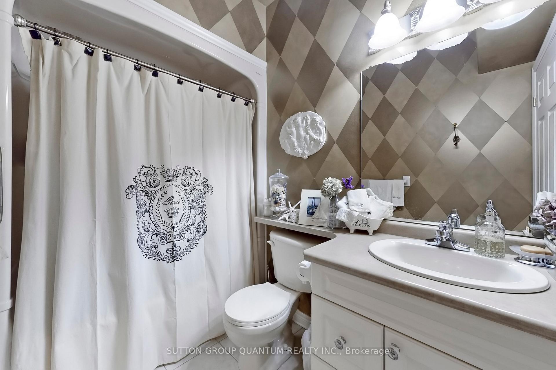 Photo 24 of 43 Oarsman Crescent, St. Catharines, Martindale Pond — HOMEH