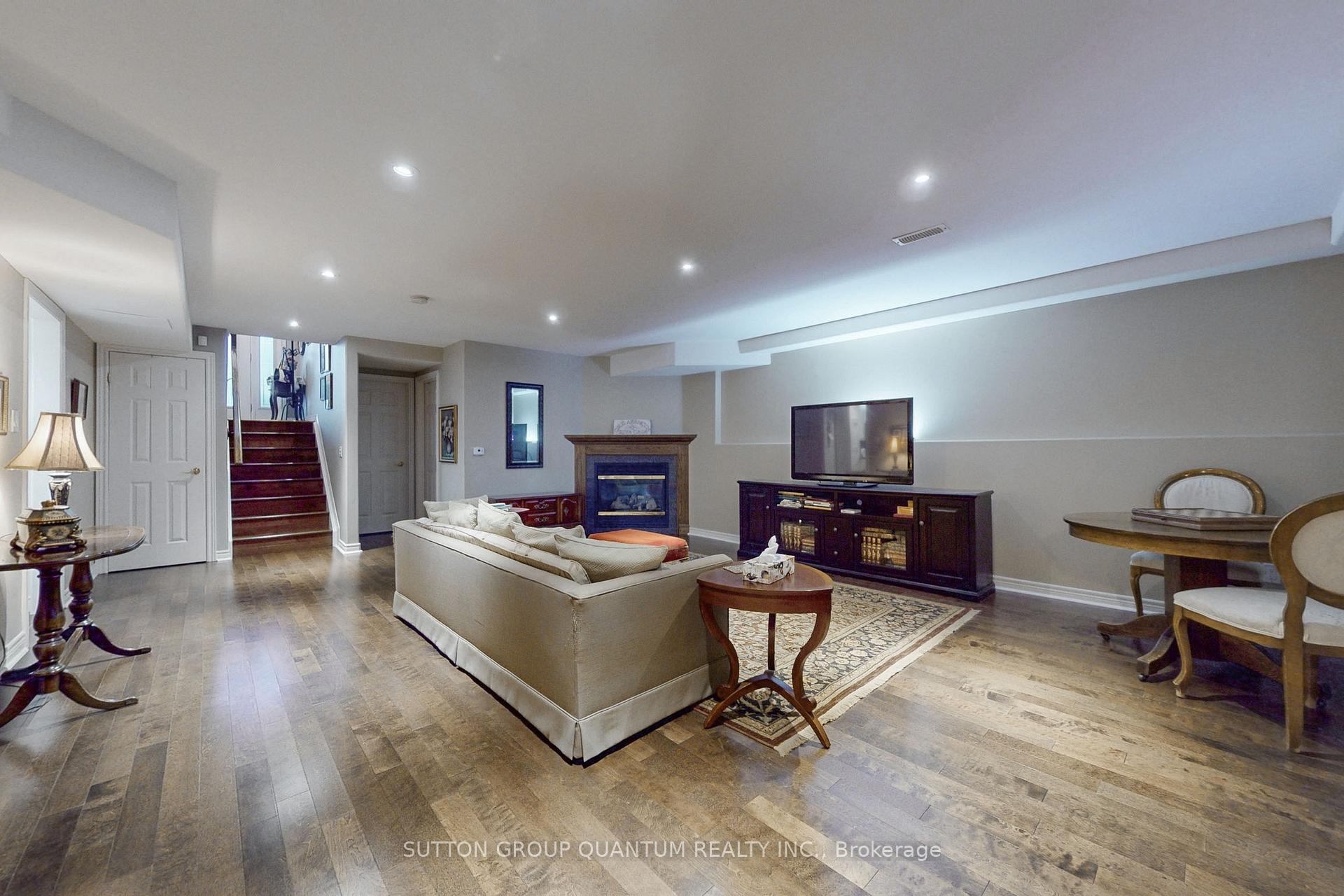Photo 26 of 43 Oarsman Crescent, St. Catharines, Martindale Pond — HOMEH