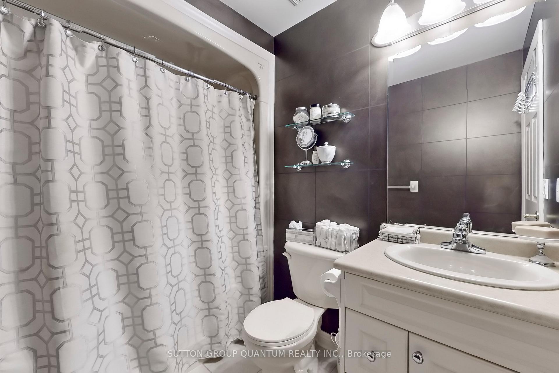 Photo 33 of 43 Oarsman Crescent, St. Catharines, Martindale Pond — HOMEH