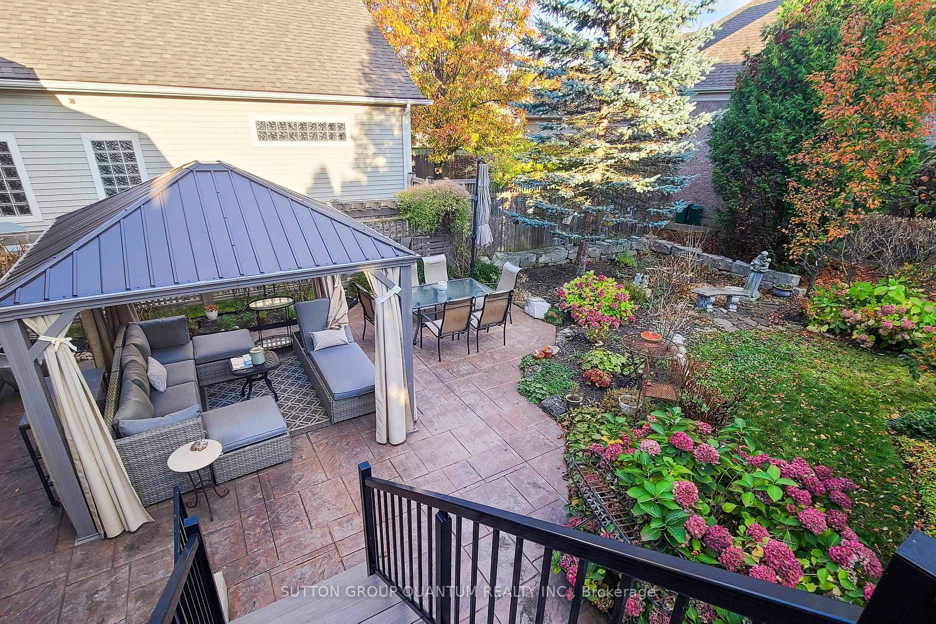 Photo 40 of 43 Oarsman Crescent, St. Catharines, Martindale Pond — HOMEH