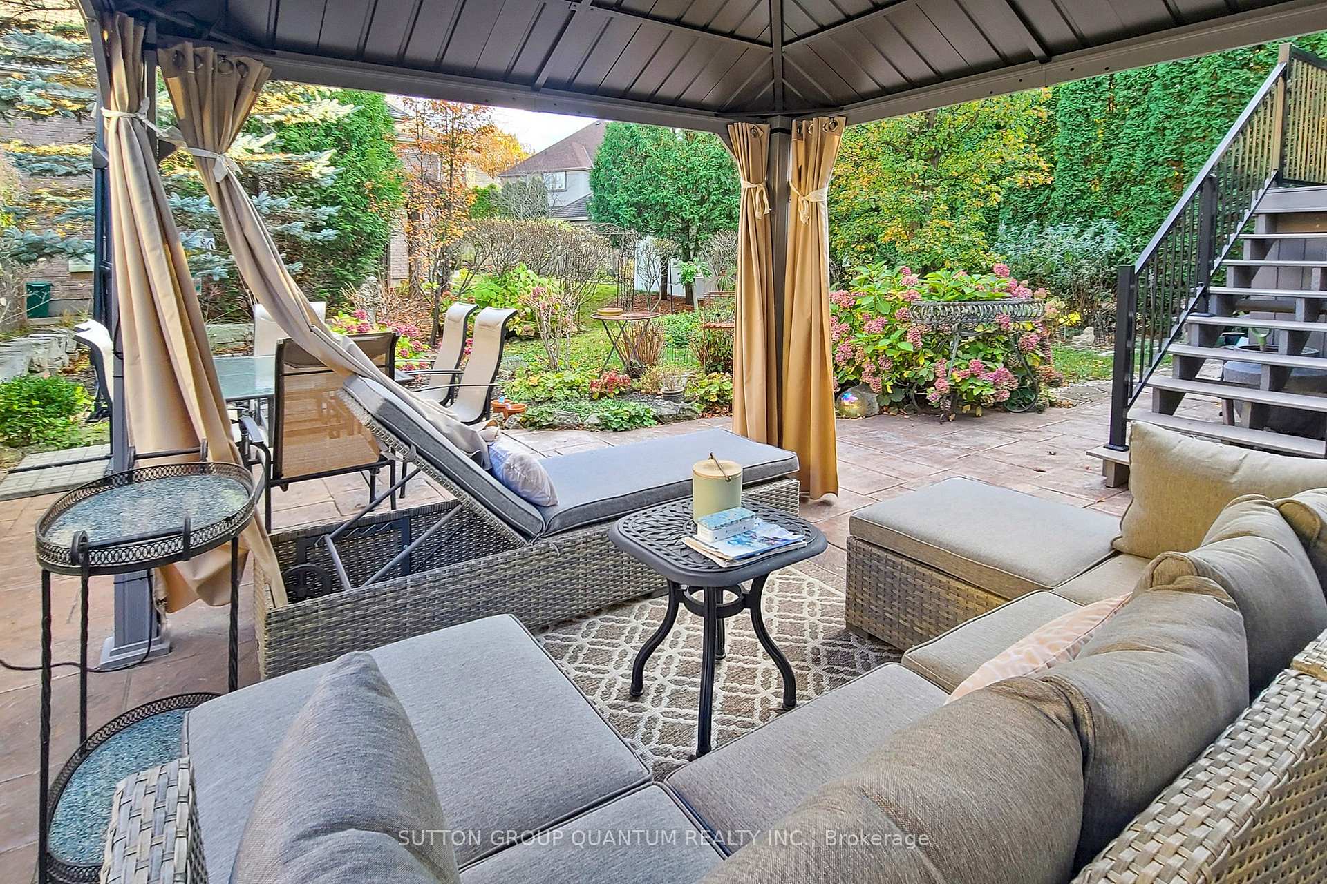 Photo 41 of 43 Oarsman Crescent, St. Catharines, Martindale Pond — HOMEH