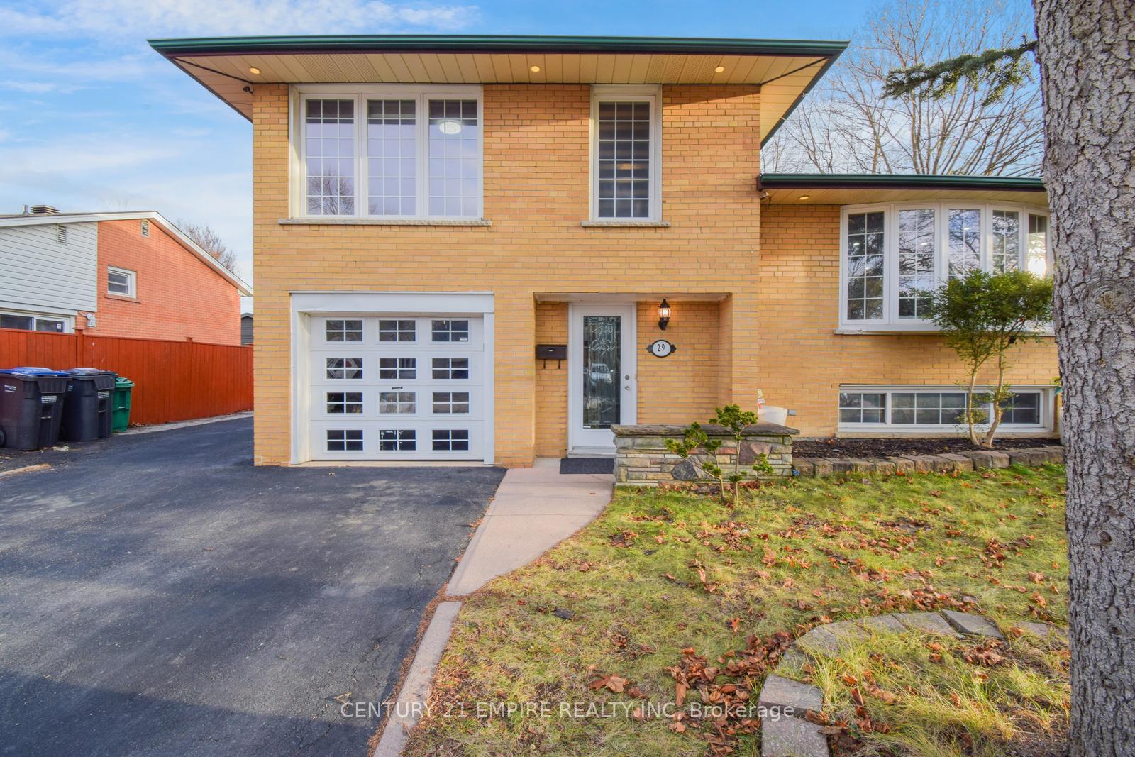 Photo 2 of 29 Flowertown Ave Brampton, Brampton, Northwood Park — HOMEH