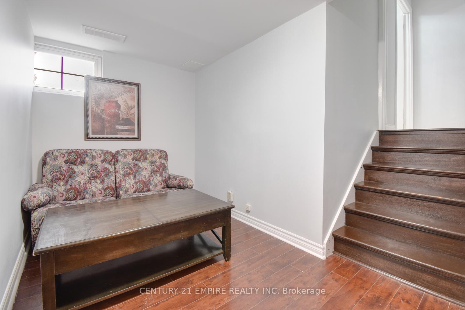 Photo 10 of 29 Flowertown Ave Brampton, Brampton, Northwood Park — HOMEH
