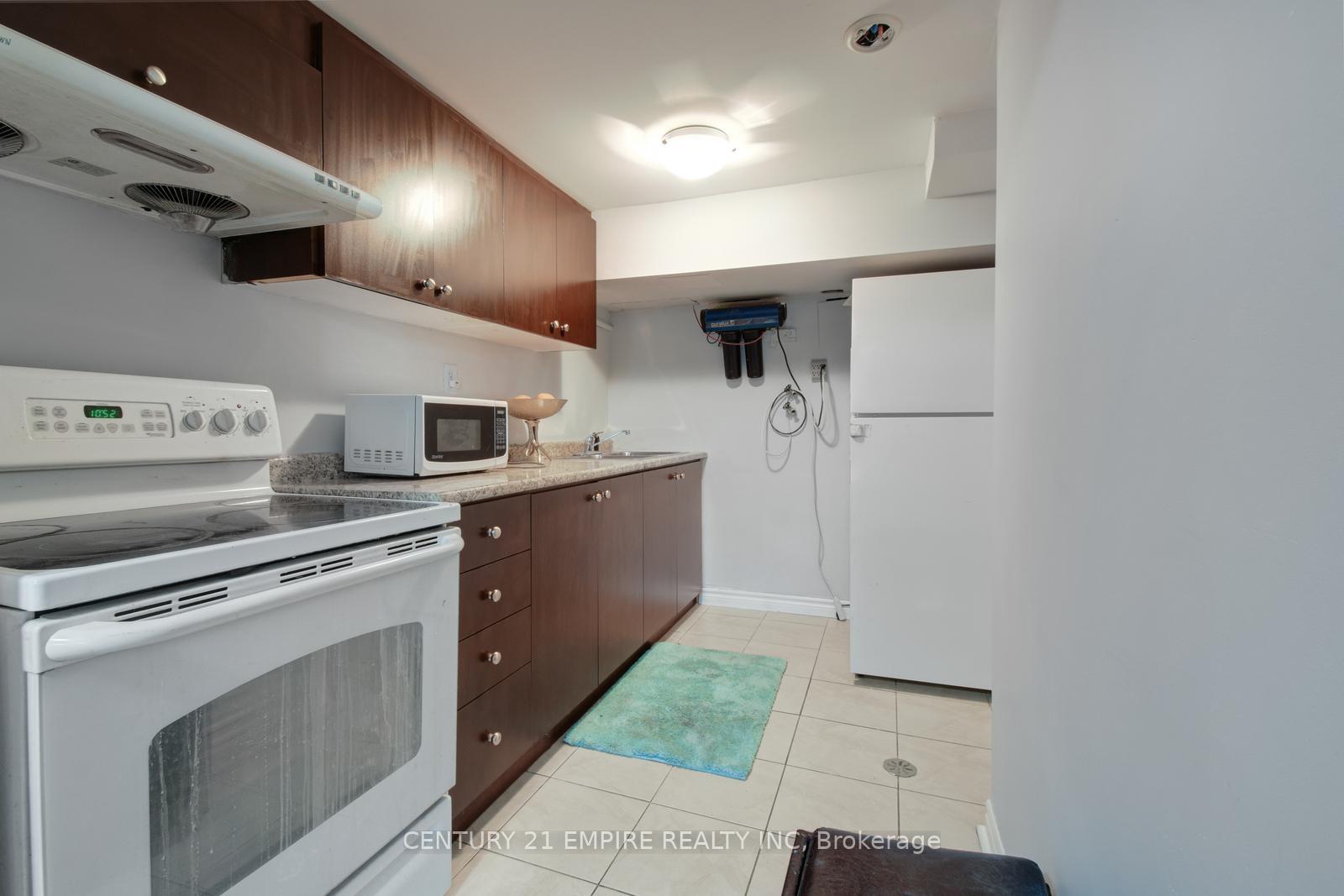 Photo 13 of 29 Flowertown Ave Brampton, Brampton, Northwood Park — HOMEH