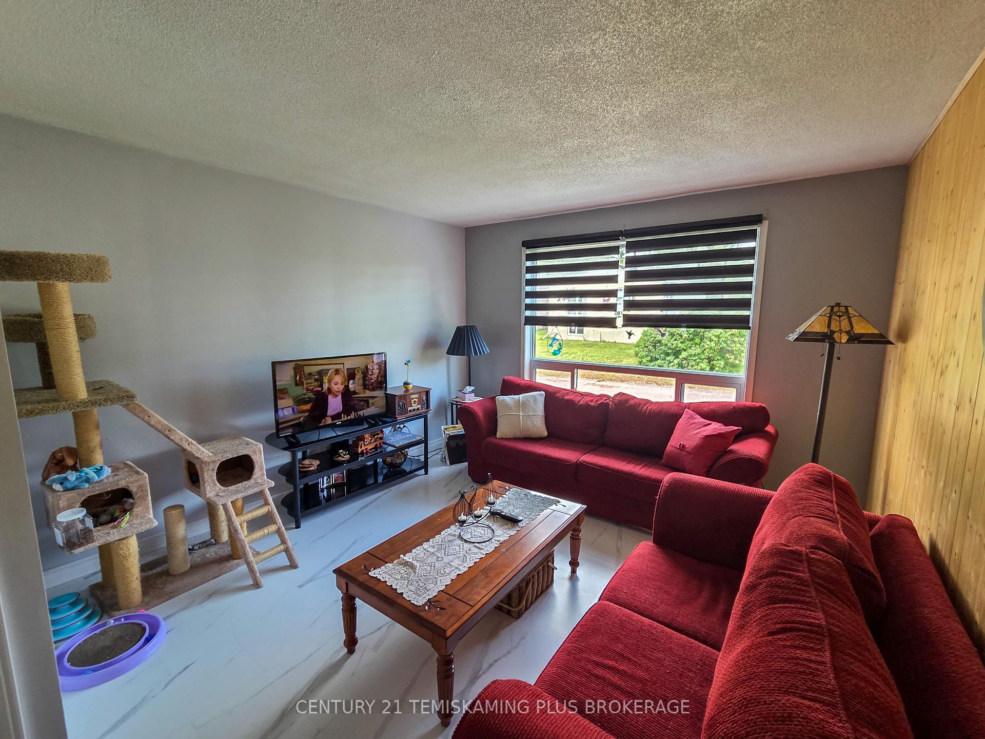 Photo 7 of 25 Watson Place, Cobalt — HOMEH