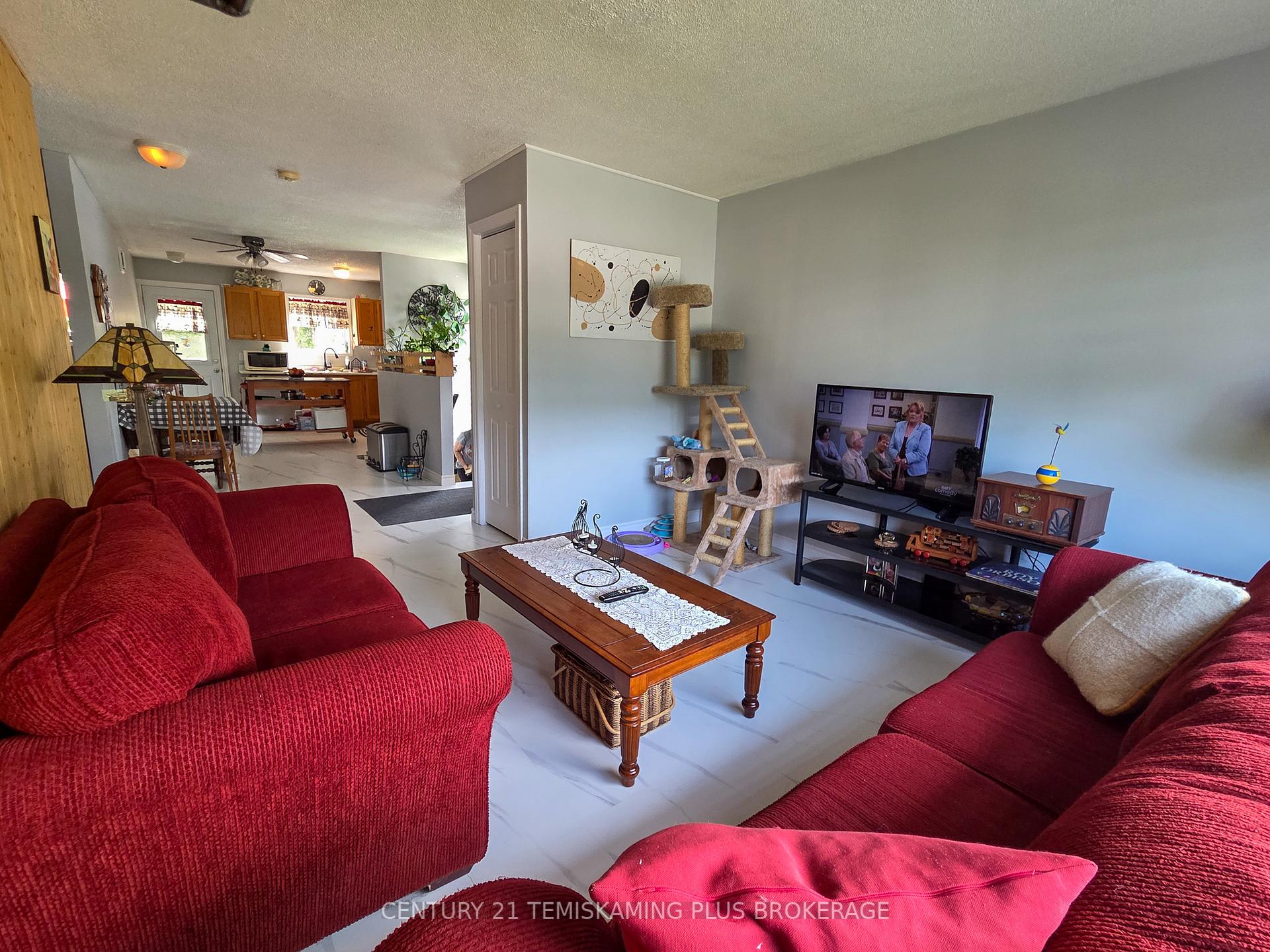 Photo 3 of 25 Watson Place, Cobalt — HOMEH