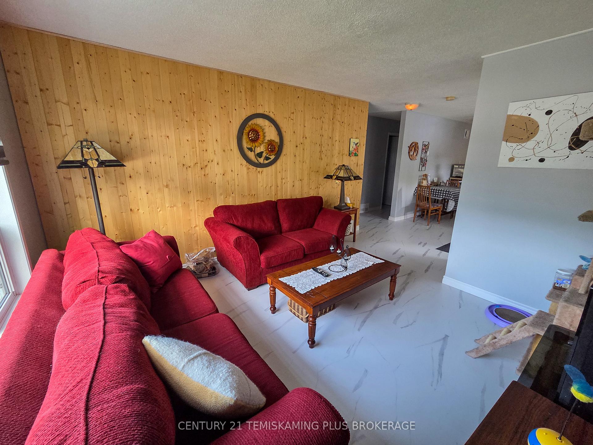Photo 6 of 25 Watson Place, Cobalt — HOMEH