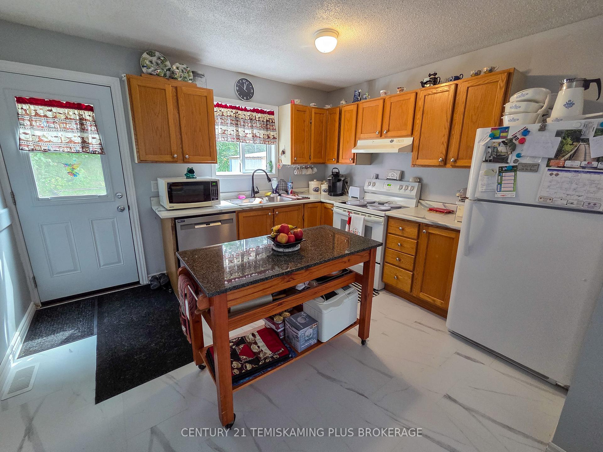 Photo 8 of 25 Watson Place, Cobalt — HOMEH
