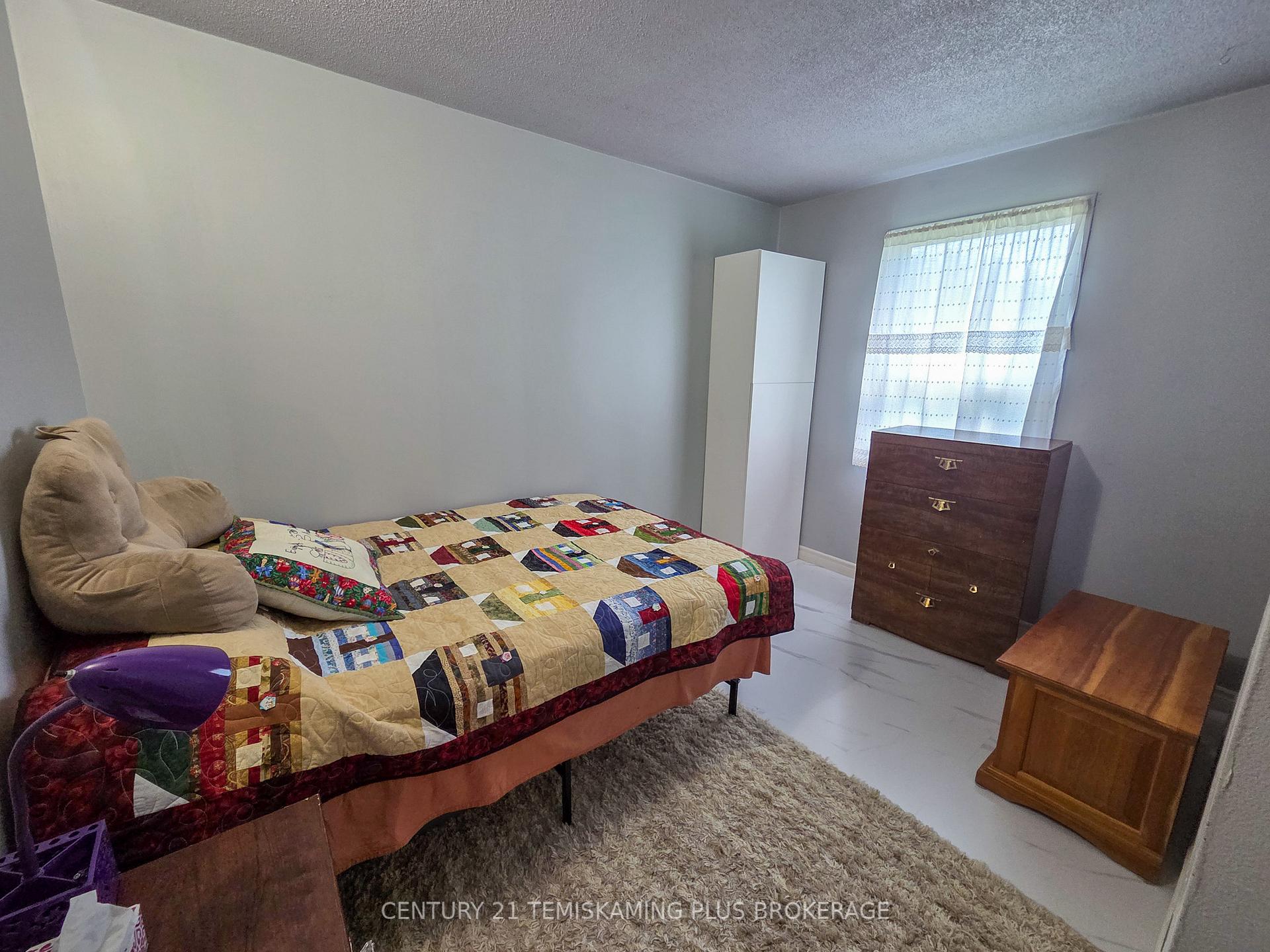 Photo 10 of 25 Watson Place, Cobalt — HOMEH