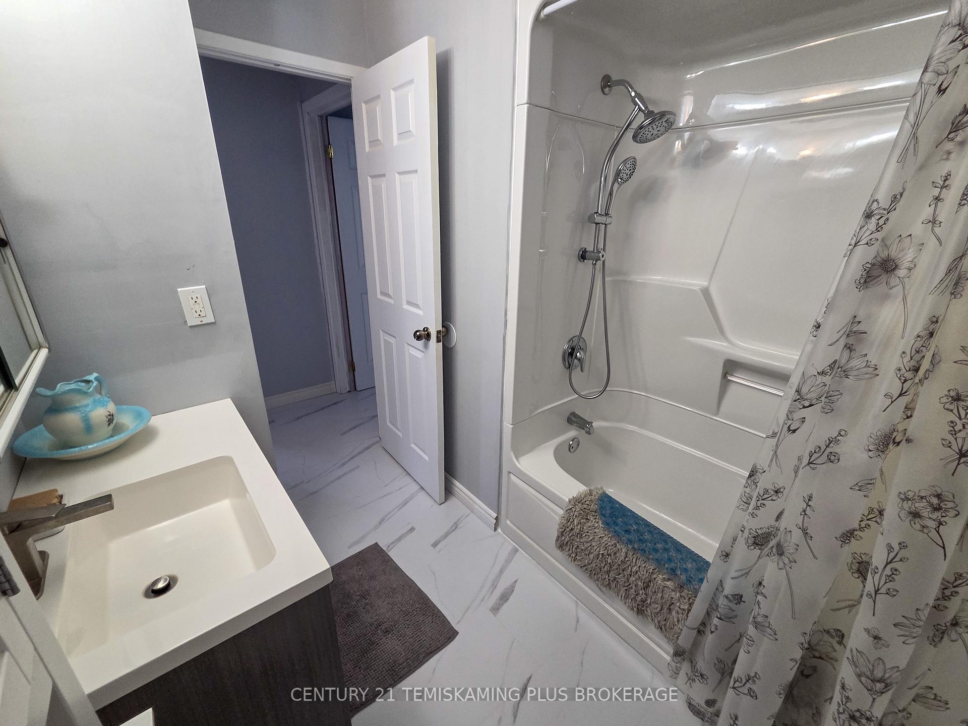 Photo 14 of 25 Watson Place, Cobalt — HOMEH