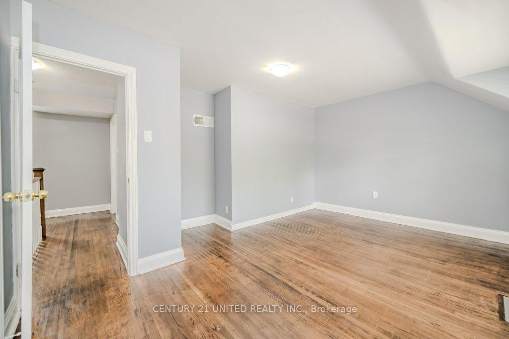 Photo 20 of 84 Glenridge Avenue, St. Catharines, Old Glenridge — HOMEH